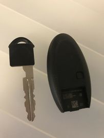 Bouton intelligent extérieur lisse léger de l'identification KR5S180144106 433MHZ 3 de FCC de clé de Nissan